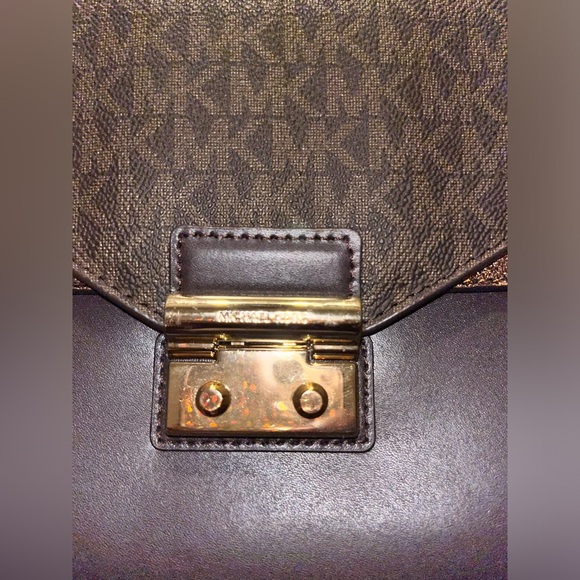 🌺⭐️🌺 HP 🌺⭐️🌺NWOT— Michael Kors crossbody 🌺⭐️🌺 - Picture 4 of 13